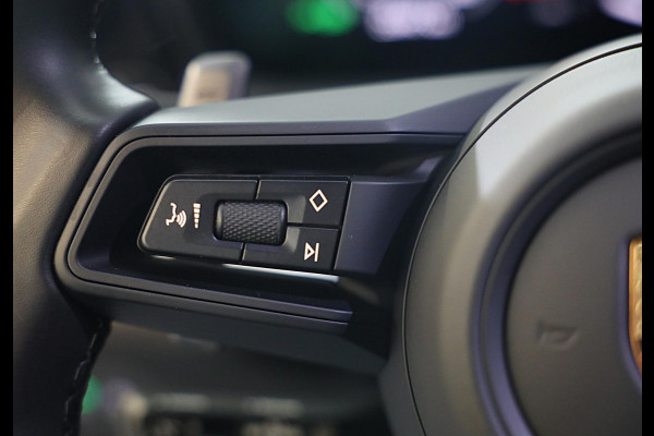 Porsche Cayenne Coupé 3.0 S E-Hybrid / 519 Pk / Head Up / 360 Camera / Acc / SportDesign / Luchtvering / Sport Chrono / Pano / 21