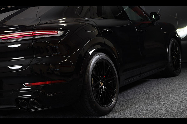 Porsche Cayenne Coupé 3.0 S E-Hybrid / 519 Pk / Head Up / 360 Camera / Acc / SportDesign / Luchtvering / Sport Chrono / Pano / 21