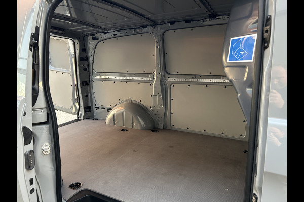 Mercedes-Benz Vito 116 CDI L2 Pro 2500KG Trekhaak / MBUX / Camera / Navigatie / Cruise control / Airco / LMV / Achterdeuren