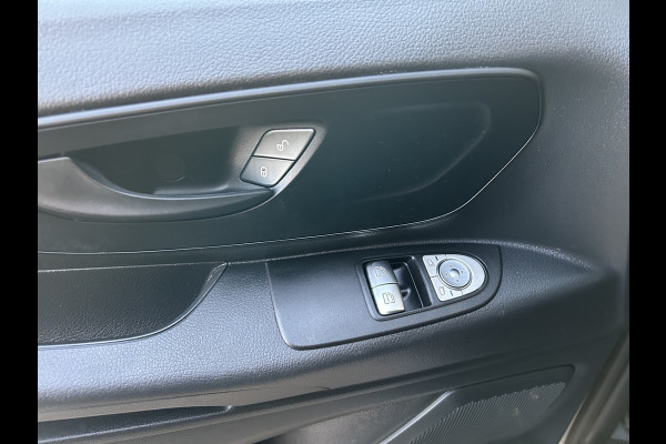 Mercedes-Benz Vito 116 CDI L2 Pro 2500KG Trekhaak / MBUX / Camera / Navigatie / Cruise control / Airco / LMV / Achterdeuren