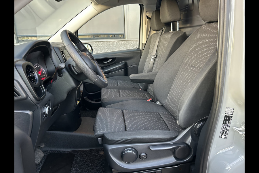 Mercedes-Benz Vito 116 CDI L2 Pro 2500KG Trekhaak / MBUX / Camera / Navigatie / Cruise control / Airco / LMV / Achterdeuren