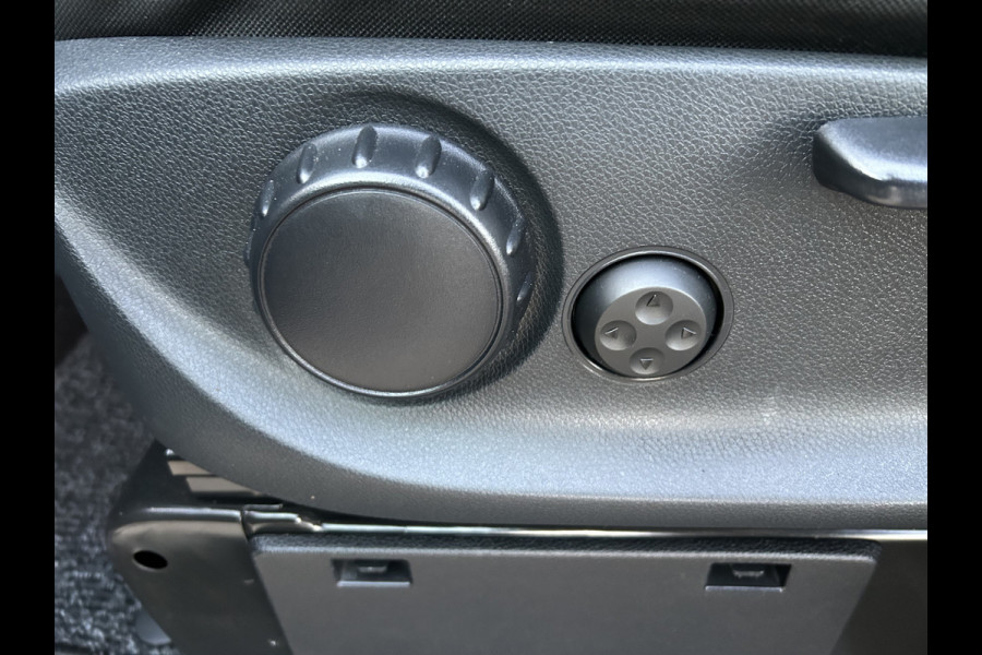 Mercedes-Benz Vito 116 CDI L2 Pro 2500KG Trekhaak / MBUX / Camera / Navigatie / Cruise control / Airco / LMV / Achterdeuren