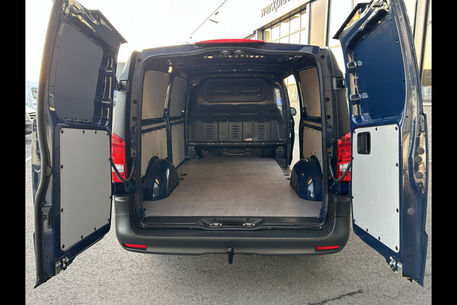 Mercedes-Benz Vito 116 CDI L3 Pro 2500KG Trekhaak / MBUX / Navigatie / Camera / Cruise control / Airco / Achterdeuren