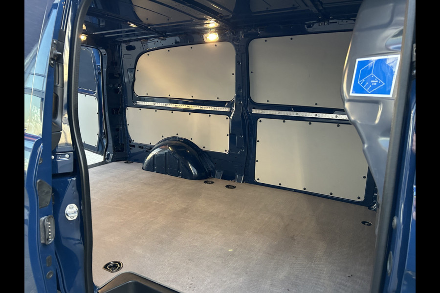 Mercedes-Benz Vito 116 CDI L3 Pro 2500KG Trekhaak / MBUX / Navigatie / Camera / Cruise control / Airco / Achterdeuren