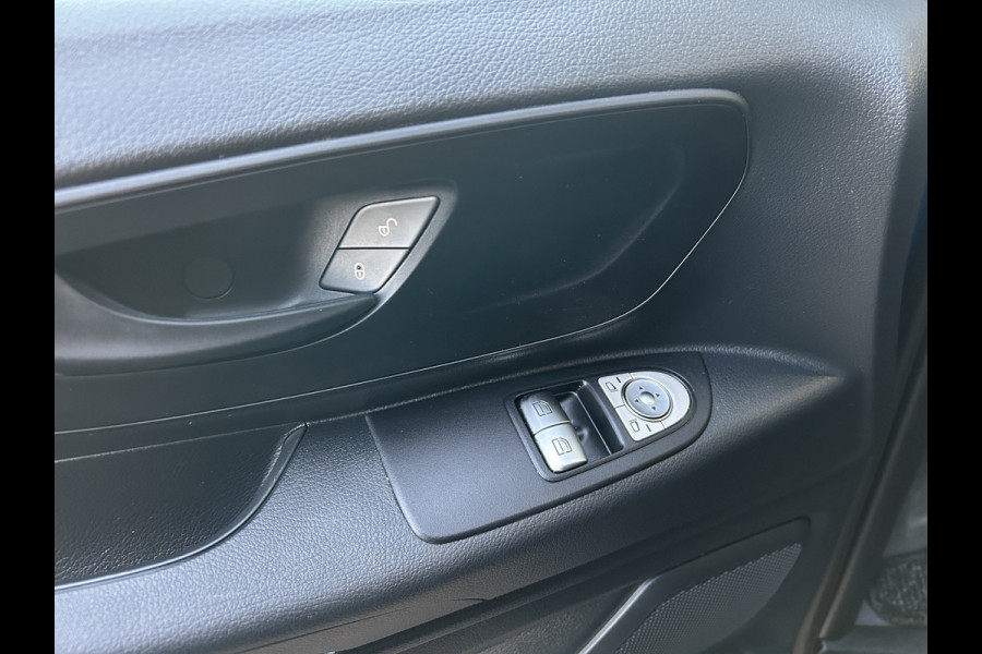 Mercedes-Benz Vito 116 CDI L3 Pro 2500KG Trekhaak / MBUX / Navigatie / Camera / Cruise control / Airco / Achterdeuren