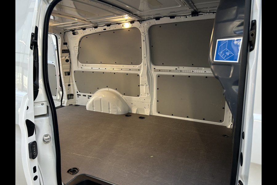 Mercedes-Benz Vito 116 CDI L3 Pro 2500KG Trekhaak / MBUX / Camera / Navigatie / Cruise control / Airco / Achterdeuren