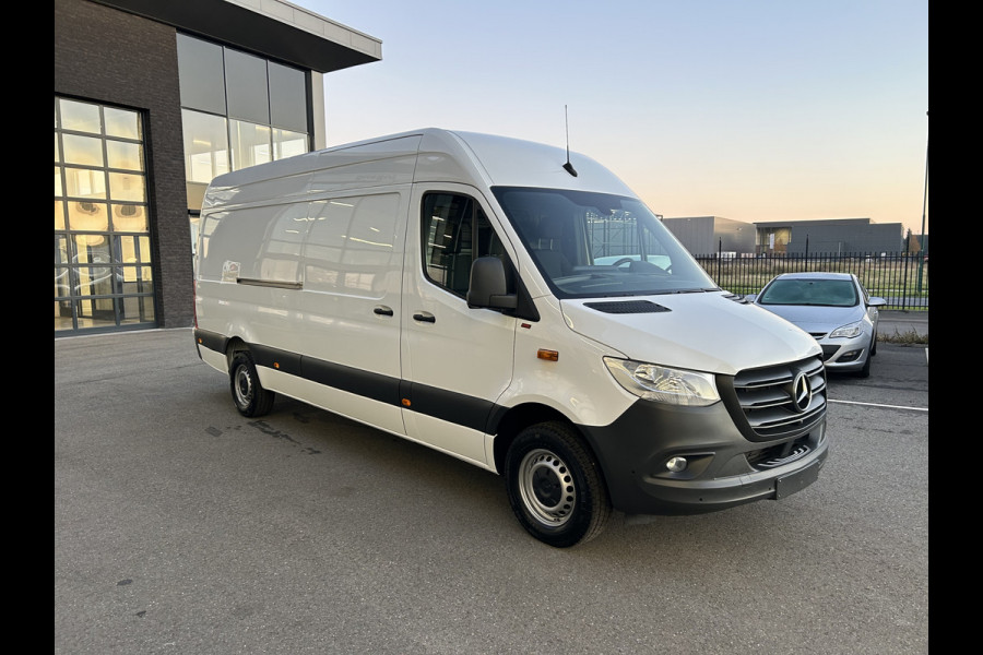 Mercedes-Benz Sprinter 317 CDI L3 H2 MBUX / 360 Camera / Geveerde stoel / Navigatie / Cruise control / Airco / 270 Graden achterdeuren