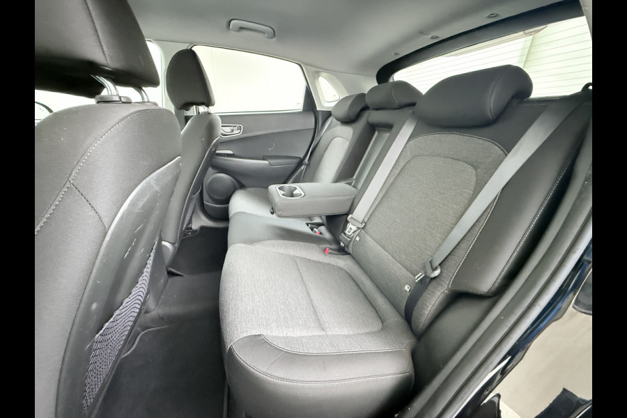 Hyundai Kona EV Fashion 64kWh SOH 100% Warmtepomp Head Up Display Adap.Cruise Navi Ecc Camera Apple Carplay Android Auto Pdc Lane Assist Dodehoekwaarschuwing Keyless Privacy Glas DAB FCA 1e Eigenaar Origineel Nederlandse Auto