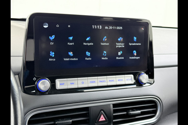 Hyundai Kona EV Fashion 64kWh SOH 100% Warmtepomp Head Up Display Adap.Cruise Navi Ecc Camera Apple Carplay Android Auto Pdc Lane Assist Dodehoekwaarschuwing Keyless Privacy Glas DAB FCA 1e Eigenaar Origineel Nederlandse Auto
