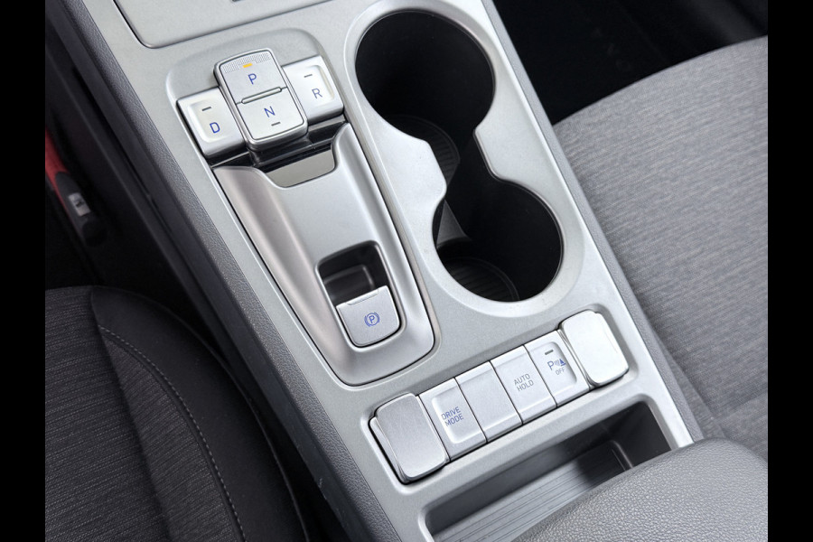 Hyundai Kona EV Fashion 64kWh SOH 100% Warmtepomp Head Up Display Adap.Cruise Navi Ecc Camera Apple Carplay Android Auto Pdc Lane Assist Dodehoekwaarschuwing Keyless Privacy Glas DAB FCA 1e Eigenaar Origineel Nederlandse Auto