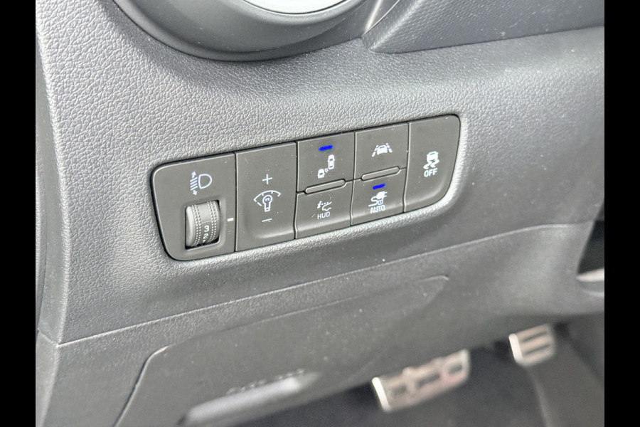 Hyundai Kona EV Fashion 64kWh SOH 100% Warmtepomp Head Up Display Adap.Cruise Navi Ecc Camera Apple Carplay Android Auto Pdc Lane Assist Dodehoekwaarschuwing Keyless Privacy Glas DAB FCA 1e Eigenaar Origineel Nederlandse Auto