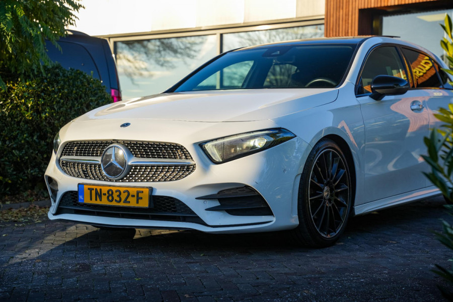 Mercedes-Benz A-Klasse 200 Launch Edition Premium Plus AMG PANO AMBIENT Apple Carplay Brake assist Camera Multimedia Getint glas 19"L.M. Cruise Navi