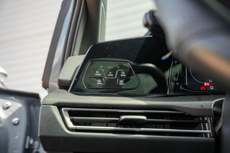 Volkswagen Golf 2.0 TDI GTD Panoramadak IQ Light Harman/Kardon Keyless 19''LM Nardo Grey