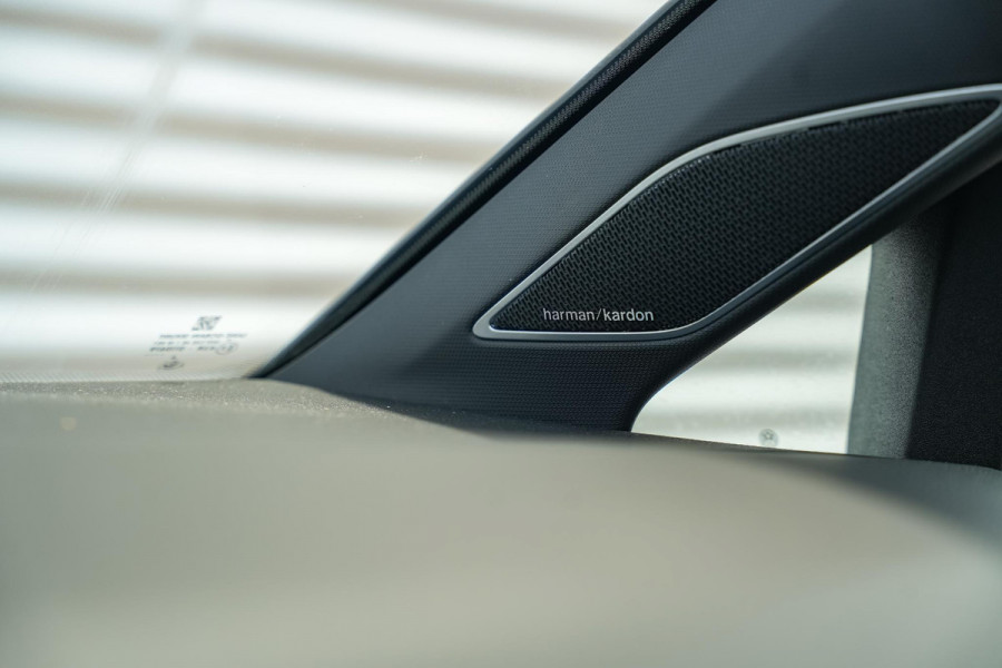 Volkswagen Golf 2.0 TDI GTD Panoramadak IQ Light Harman/Kardon Keyless 19''LM Nardo Grey