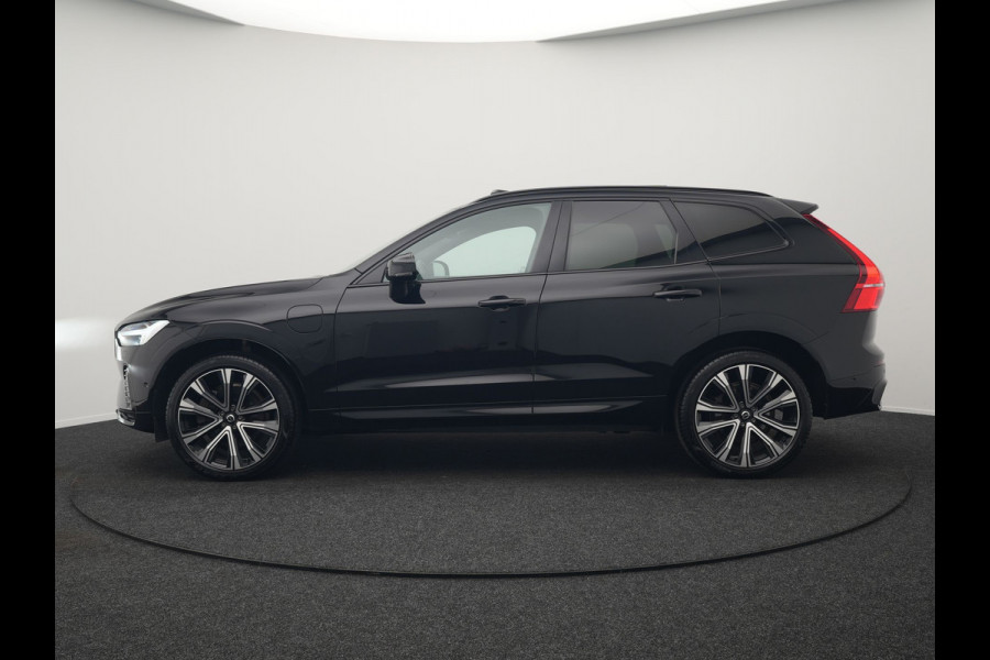 Volvo XC60 T6 AWD Ultimate Dark Long Range Plug In Hybrid 350pk Dealer O.H. PHEV | Panodak | Adaptive Cruise | Head Up | 360 Camera | Lederen Sportstoelen Memory & Verwarmd | 21"L.M | Google Assistent | Stuur Verwarmd | DAB |