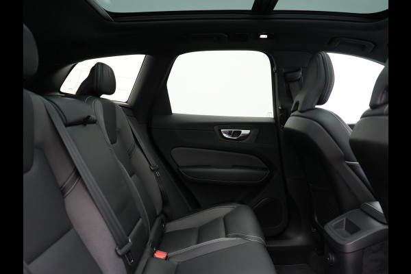 Volvo XC60 T6 AWD Ultimate Dark Long Range Plug In Hybrid 350pk Dealer O.H. PHEV | Panodak | Adaptive Cruise | Head Up | 360 Camera | Lederen Sportstoelen Memory & Verwarmd | 21"L.M | Google Assistent | Stuur Verwarmd | DAB |