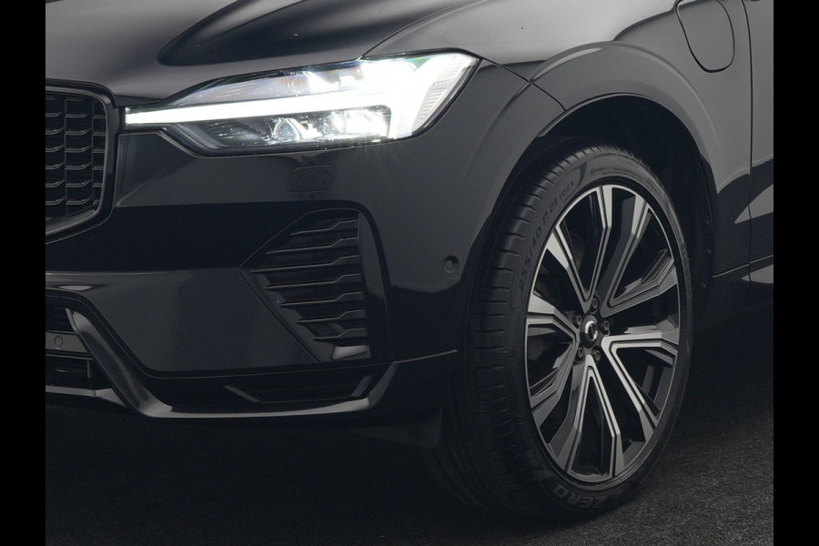 Volvo XC60 T6 AWD Ultimate Dark Long Range Plug In Hybrid 350pk Dealer O.H. PHEV | Panodak | Adaptive Cruise | Head Up | 360 Camera | Lederen Sportstoelen Memory & Verwarmd | 21"L.M | Google Assistent | Stuur Verwarmd | DAB |