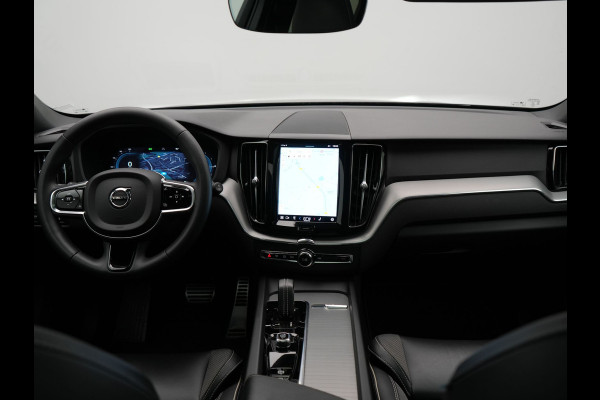 Volvo XC60 T6 AWD Ultimate Dark Long Range Plug In Hybrid 350pk Dealer O.H. PHEV | Panodak | Adaptive Cruise | Head Up | 360 Camera | Lederen Sportstoelen Memory & Verwarmd | 21"L.M | Google Assistent | Stuur Verwarmd | DAB |
