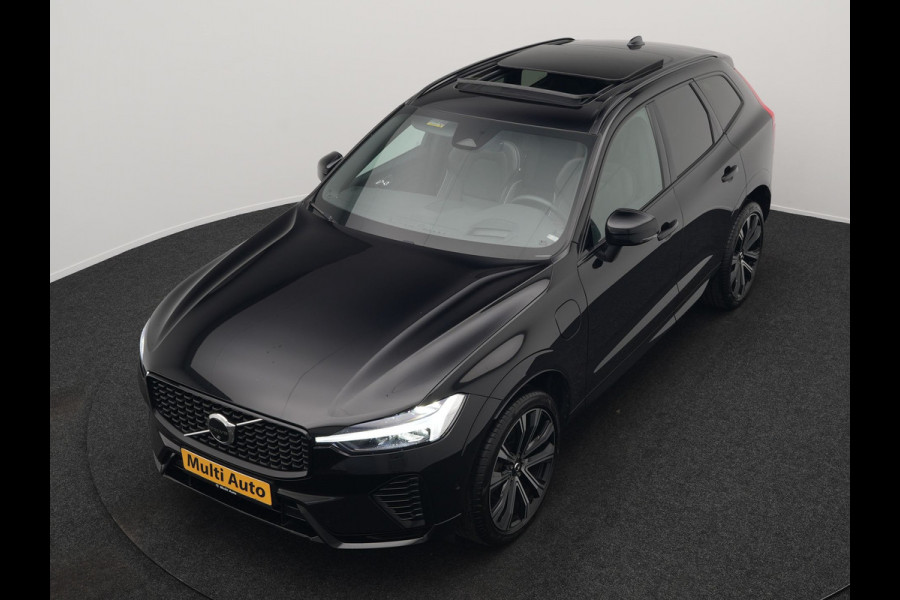Volvo XC60 T6 AWD Ultimate Dark Long Range Plug In Hybrid 350pk Dealer O.H. PHEV | Panodak | Adaptive Cruise | Head Up | 360 Camera | Lederen Sportstoelen Memory & Verwarmd | 21"L.M | Google Assistent | Stuur Verwarmd | DAB |
