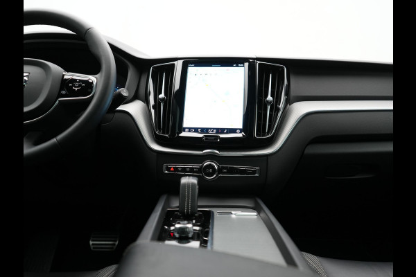 Volvo XC60 T6 AWD Ultimate Dark Long Range Plug In Hybrid 350pk Dealer O.H. PHEV | Panodak | Adaptive Cruise | Head Up | 360 Camera | Lederen Sportstoelen Memory & Verwarmd | 21"L.M | Google Assistent | Stuur Verwarmd | DAB |