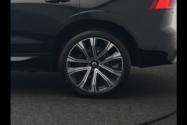 Volvo XC60 T6 AWD Ultimate Dark Long Range Plug In Hybrid 350pk Dealer O.H. PHEV | Panodak | Adaptive Cruise | Head Up | 360 Camera | Lederen Sportstoelen Memory & Verwarmd | 21"L.M | Google Assistent | Stuur Verwarmd | DAB |