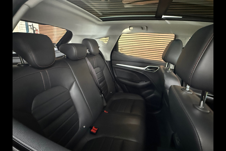 MG ZS 1.0 Luxury 110pk Pano | Navi | Camera | Carplay | Leder | 17"| Climate