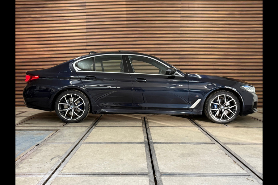 BMW 5 Serie 530e High Executive M-Sport Shadow Line | Laser | LCI | Pano | Drive Assist Prof | 19' inch