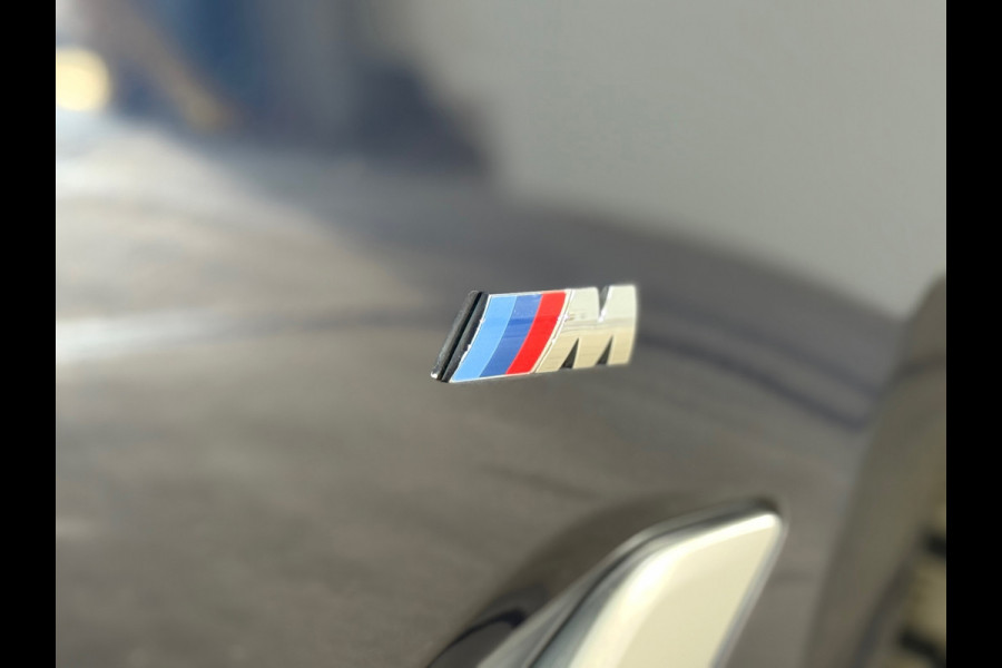 BMW 5 Serie 530e High Executive M-Sport Shadow Line | Laser | LCI | Pano | Drive Assist Prof | 19' inch