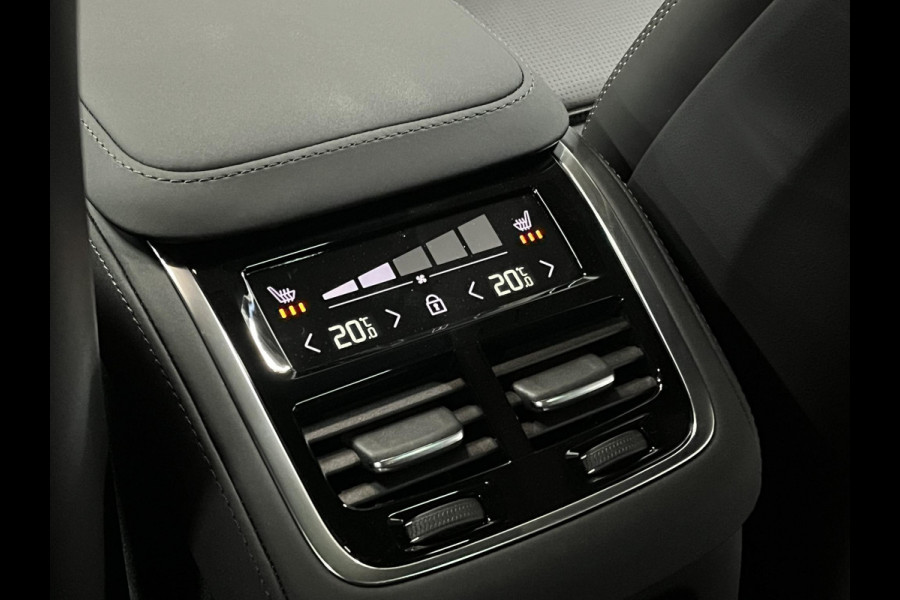 Volvo XC90 2.0 T8 Plug-in hybrid AWD Ultra Dark Luchtvering | Open dak | Massage | Adapt. cruise | Head-up | Stoelventilatie/-verwarming