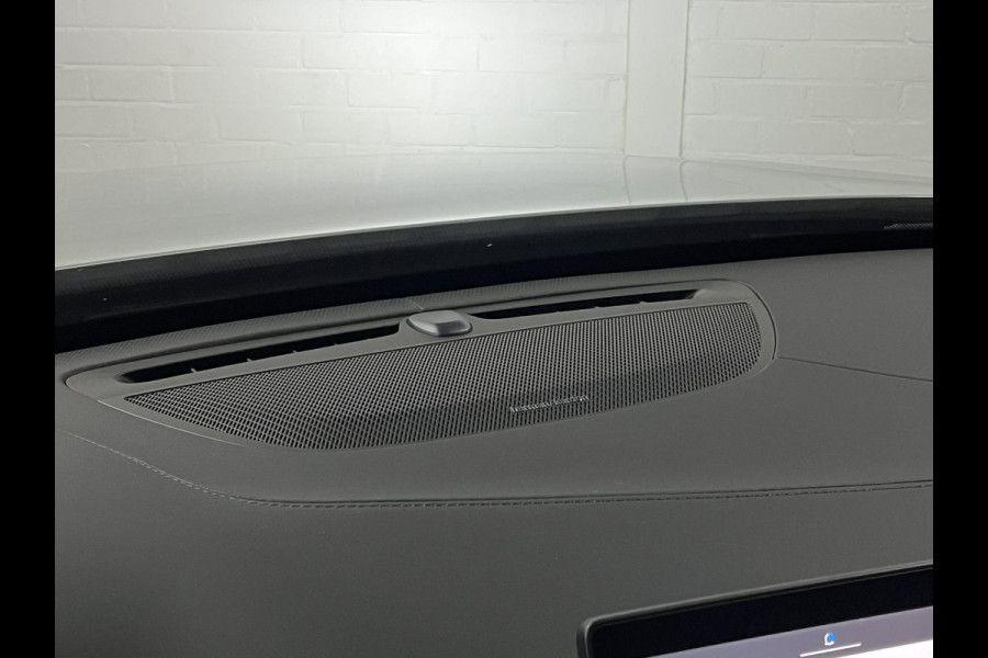 Volvo XC90 2.0 T8 Plug-in hybrid AWD Ultra Dark Luchtvering | Open dak | Massage | Adapt. cruise | Head-up | Stoelventilatie/-verwarming