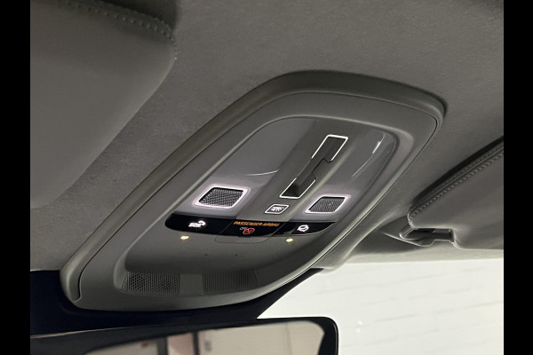 Volvo XC90 2.0 T8 Plug-in hybrid AWD Ultra Dark Luchtvering | Open dak | Massage | Adapt. cruise | Head-up | Stoelventilatie/-verwarming