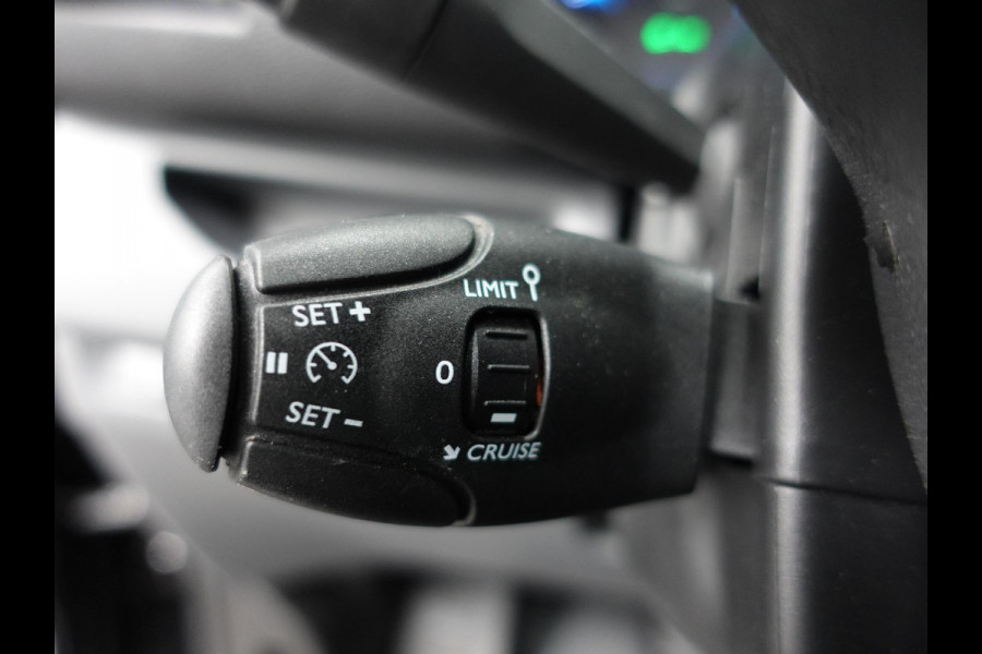 Opel Vivaro-e L3 75kWh 6-Persoons Dubbele Cabine Automaat Airco Navi 2 x Schuifdeur