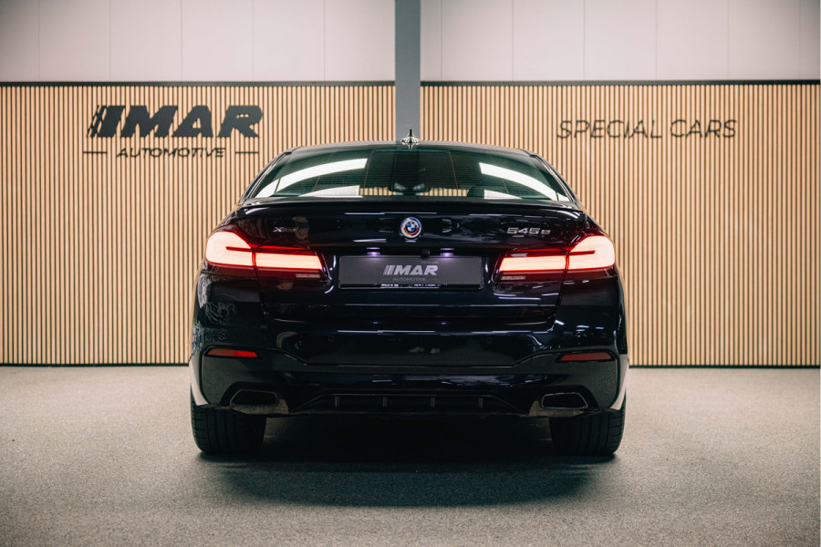 BMW 5 Serie 545e xDrive M pakket | Stoel Verkoeling/verwarming | Harman/Kardon | 360 camera | Luxe stoelen | Alcantara Hemel |