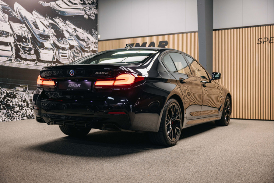 BMW 5 Serie 545e xDrive M pakket | Stoel Verkoeling/verwarming | Harman/Kardon | 360 camera | Luxe stoelen | Alcantara Hemel |