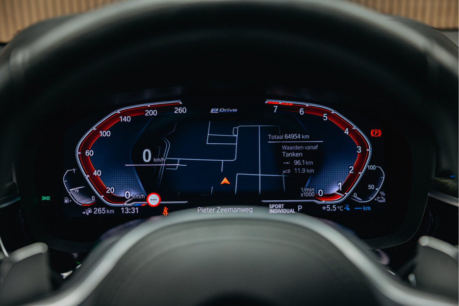 BMW 5 Serie 545e xDrive M pakket | Stoel Verkoeling/verwarming | Harman/Kardon | 360 camera | Luxe stoelen | Alcantara Hemel |