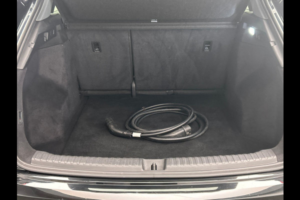 Audi Q4 e-tron 40 Launch edition Advanced Plus 77 kWh Trekhaak Adaptieve Cruise Panoramadak Virtual-cockpit Stuur/Stoel Verwarming