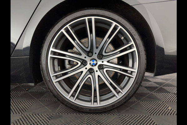 BMW 5 Serie Touring 530d Sportline High Executive Aut. *PANO | LUXURY-LEATHER | FULL-LED | MEMORY-PACK | TOP-VIEW | HEATED-COMFORTSEATS | NAVI-FULLMAP | PRIVACY-GLASS | AMBIENT-LIGHT | ECC | CARPLAY | PDC | TOWBAR | SHIFT-PADDLES | 20"ALU*