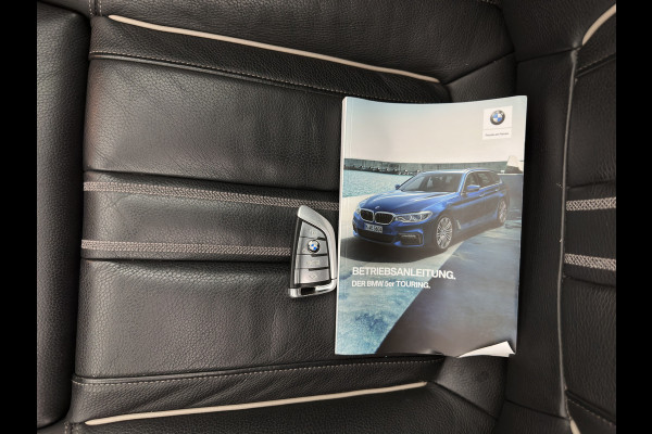 BMW 5 Serie Touring 530d Sportline High Executive Aut. *PANO | LUXURY-LEATHER | FULL-LED | MEMORY-PACK | TOP-VIEW | HEATED-COMFORTSEATS | NAVI-FULLMAP | PRIVACY-GLASS | AMBIENT-LIGHT | ECC | CARPLAY | PDC | TOWBAR | SHIFT-PADDLES | 20"ALU*