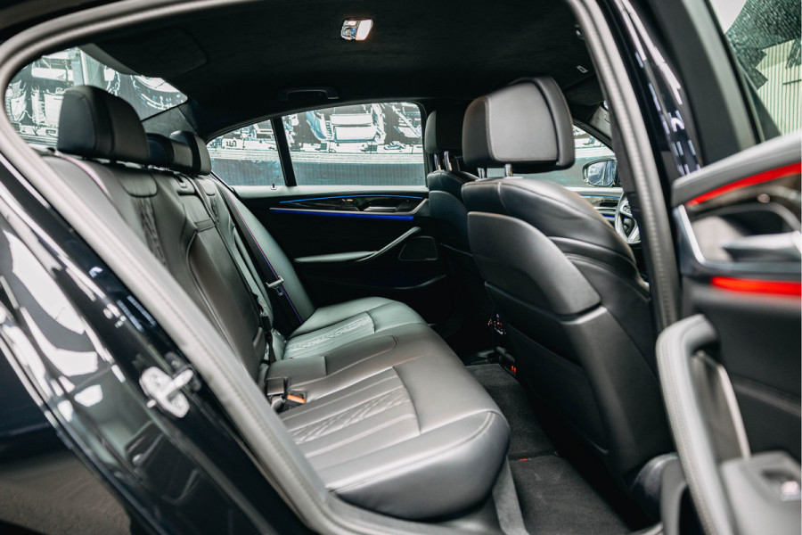 BMW 5 Serie 545e xDrive M pakket | Stoel Verkoeling/verwarming | Harman/Kardon | 360 camera | Luxe stoelen | Alcantara Hemel |