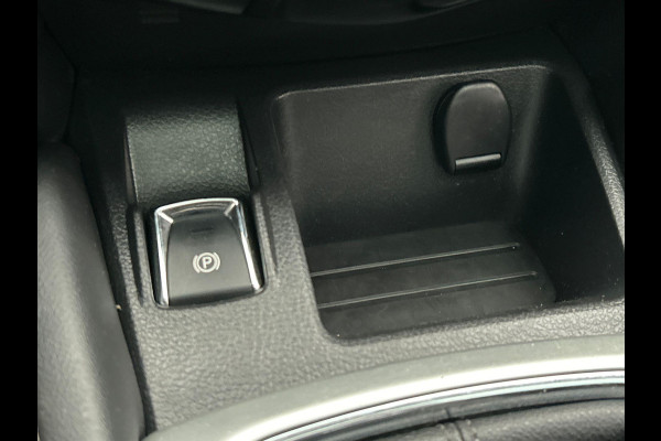 Nissan QASHQAI 1.2 Tekna Panoramadak Trekhaak Stoelverwarming 360 camera Leder