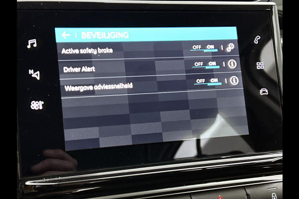 Citroën C3 1.2 110PK 6 Versn. PureTech Business * Distributie vv bij 94.000KM * Navigatie / Pdc+Camera / Airco-ecc./ Radio multimedia / / Apk 06-2027