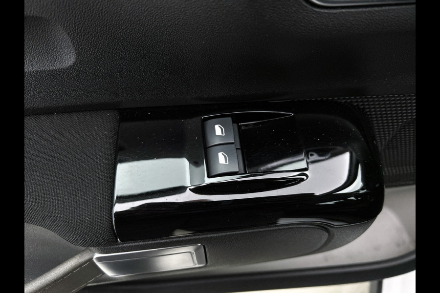 Citroën C3 1.2 110PK 6 Versn. PureTech Business * Distributie vv bij 94.000KM * Navigatie / Pdc+Camera / Airco-ecc./ Radio multimedia / / Apk 06-2027