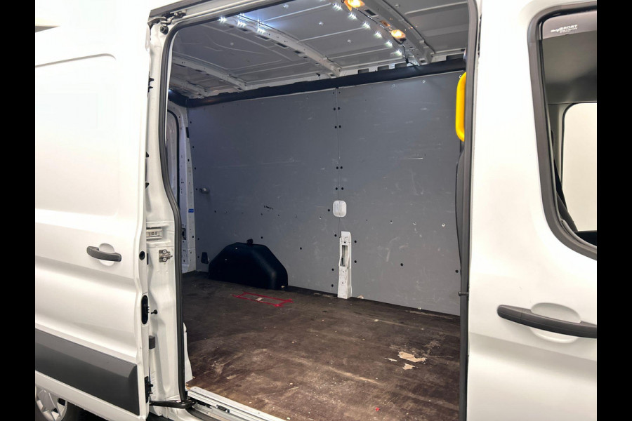 Ford Transit 330 2.0 TDCI L3H2 Trend Camera Apple Carplay Cruise Control Trekhaak