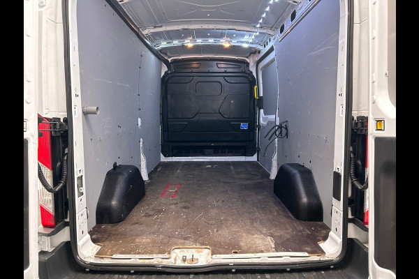 Ford Transit 330 2.0 TDCI L3H2 Trend Camera Apple Carplay Cruise Control Trekhaak