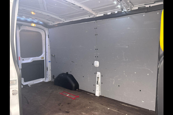 Ford Transit 330 2.0 TDCI L3H2 Trend Camera Apple Carplay Cruise Control Trekhaak