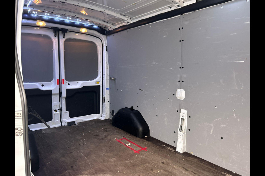 Ford Transit 330 2.0 TDCI L3H2 Trend Camera Apple Carplay Cruise Control Trekhaak