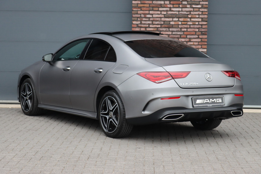 Mercedes-Benz CLA-Klasse 250 e AMG Line | Distronic+ | Panoramadak | Memory | Burmester | HUD | Surround Camera | Keyless Go | Nightpakket | Augmented Reality |