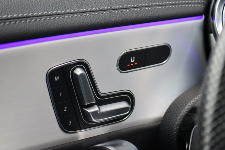 Mercedes-Benz CLA-Klasse 250 e AMG Line | Distronic+ | Panoramadak | Memory | Burmester | HUD | Surround Camera | Keyless Go | Nightpakket | Augmented Reality |