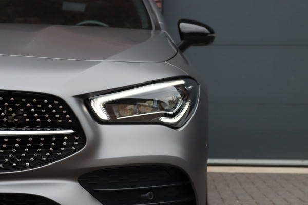 Mercedes-Benz CLA-Klasse 250 e AMG Line | Distronic+ | Panoramadak | Memory | Burmester | HUD | Surround Camera | Keyless Go | Nightpakket | Augmented Reality |