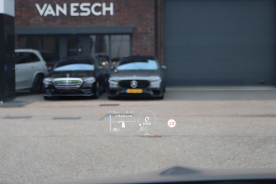 Mercedes-Benz CLA-Klasse 250 e AMG Line | Distronic+ | Panoramadak | Memory | Burmester | HUD | Surround Camera | Keyless Go | Nightpakket | Augmented Reality |